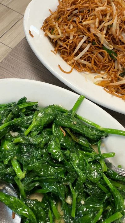 Swatow Restaurant - We ordered snow pea leaves , bean sprout noodles , general tao chicken and and sizzling beef with satay sauce - Chinese Near Me - Toronto, Ontario