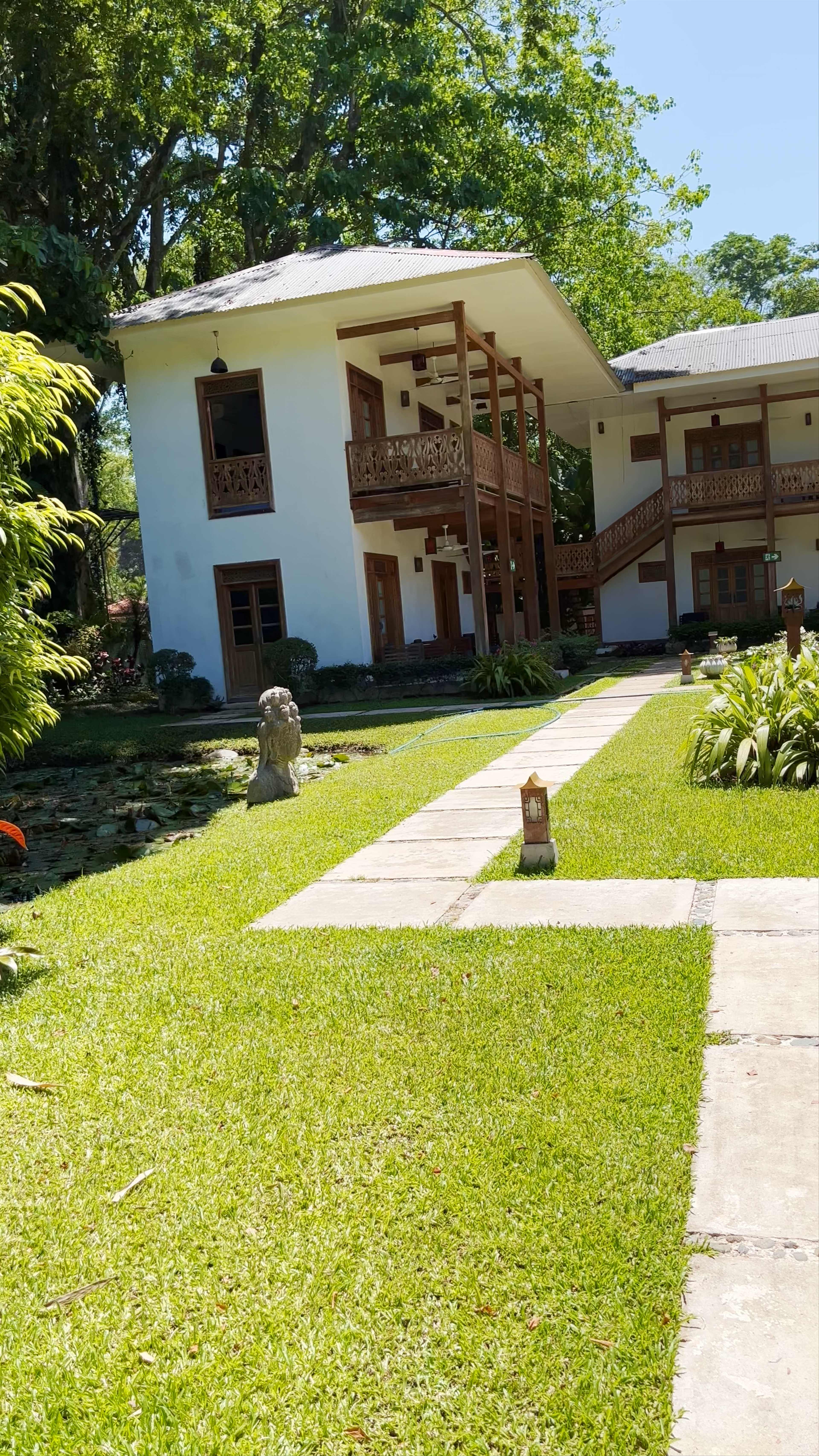 Lanna Ban Hotel: Serene Tropical Retreat in Costa Rica's Limón Province