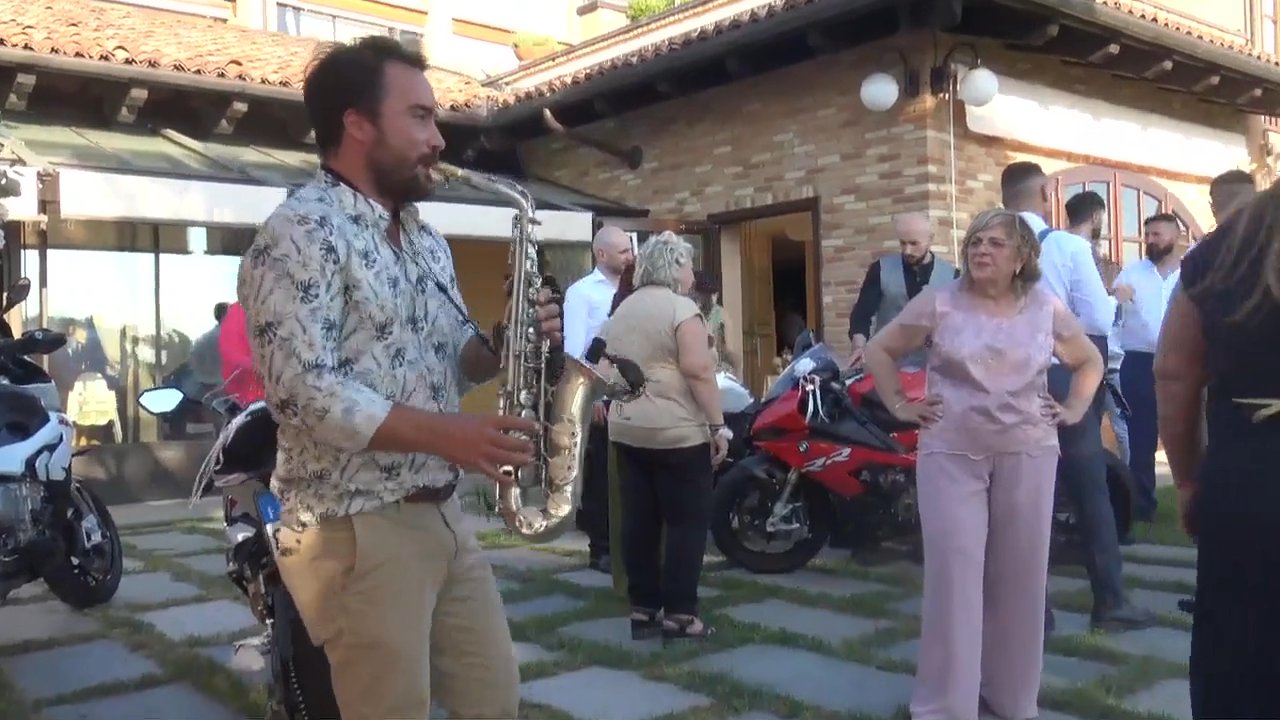 The Milan Saxophonist - Wedding in Monferrato - video
