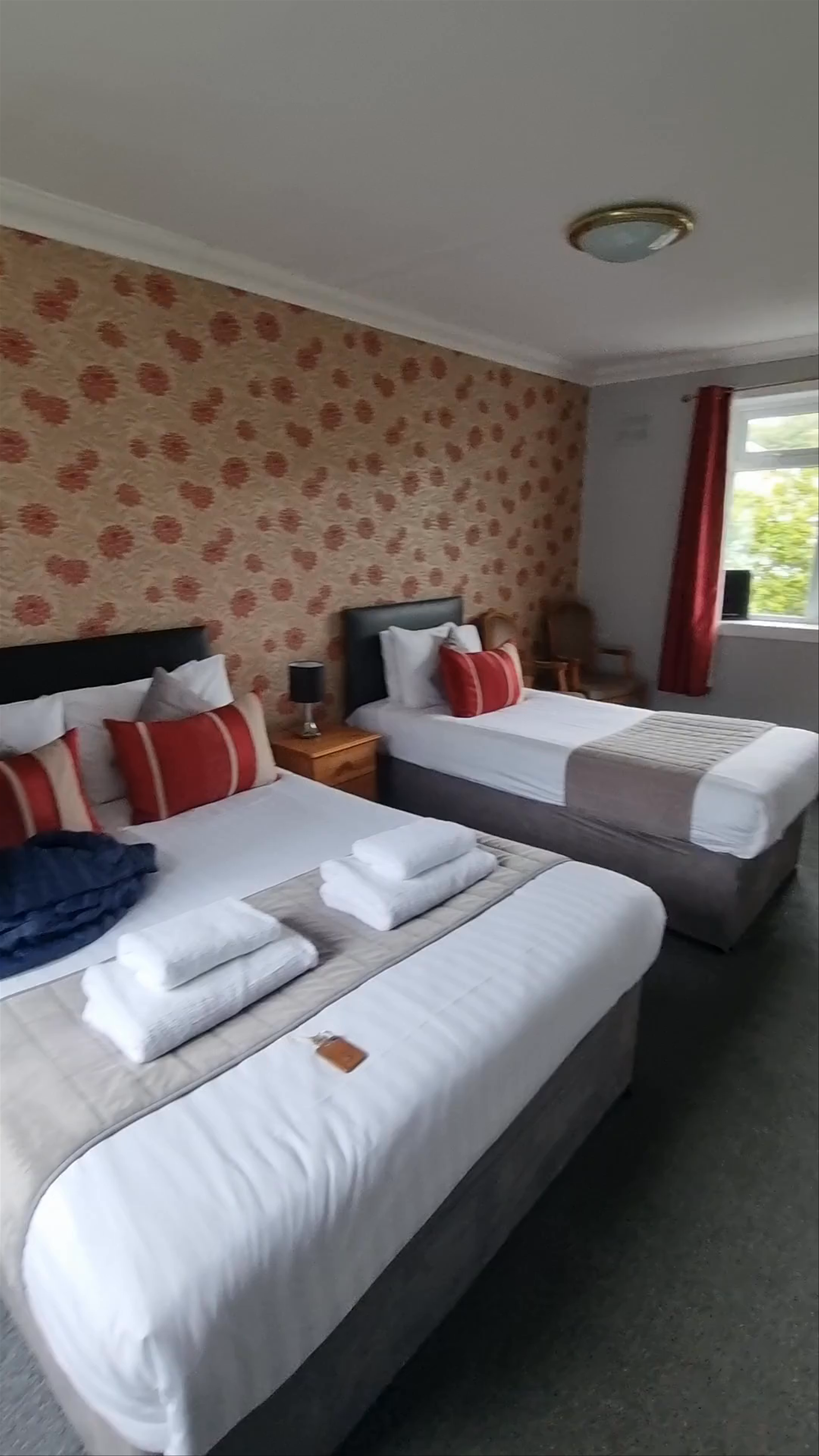 Lochnell Arms Hotel