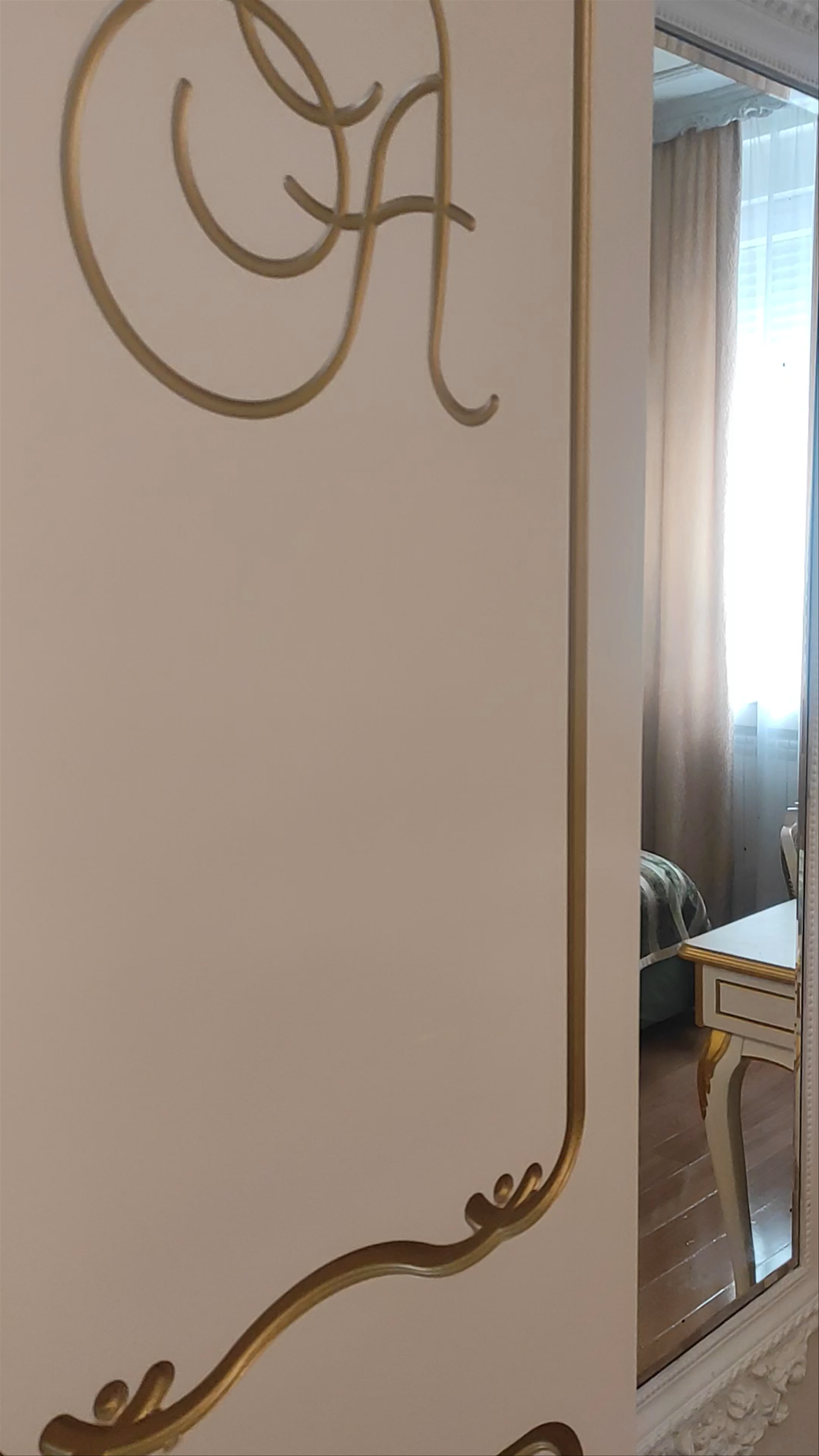 Elegant Vintage Charm at Queen's Astoria Design Hotel, Belgrade