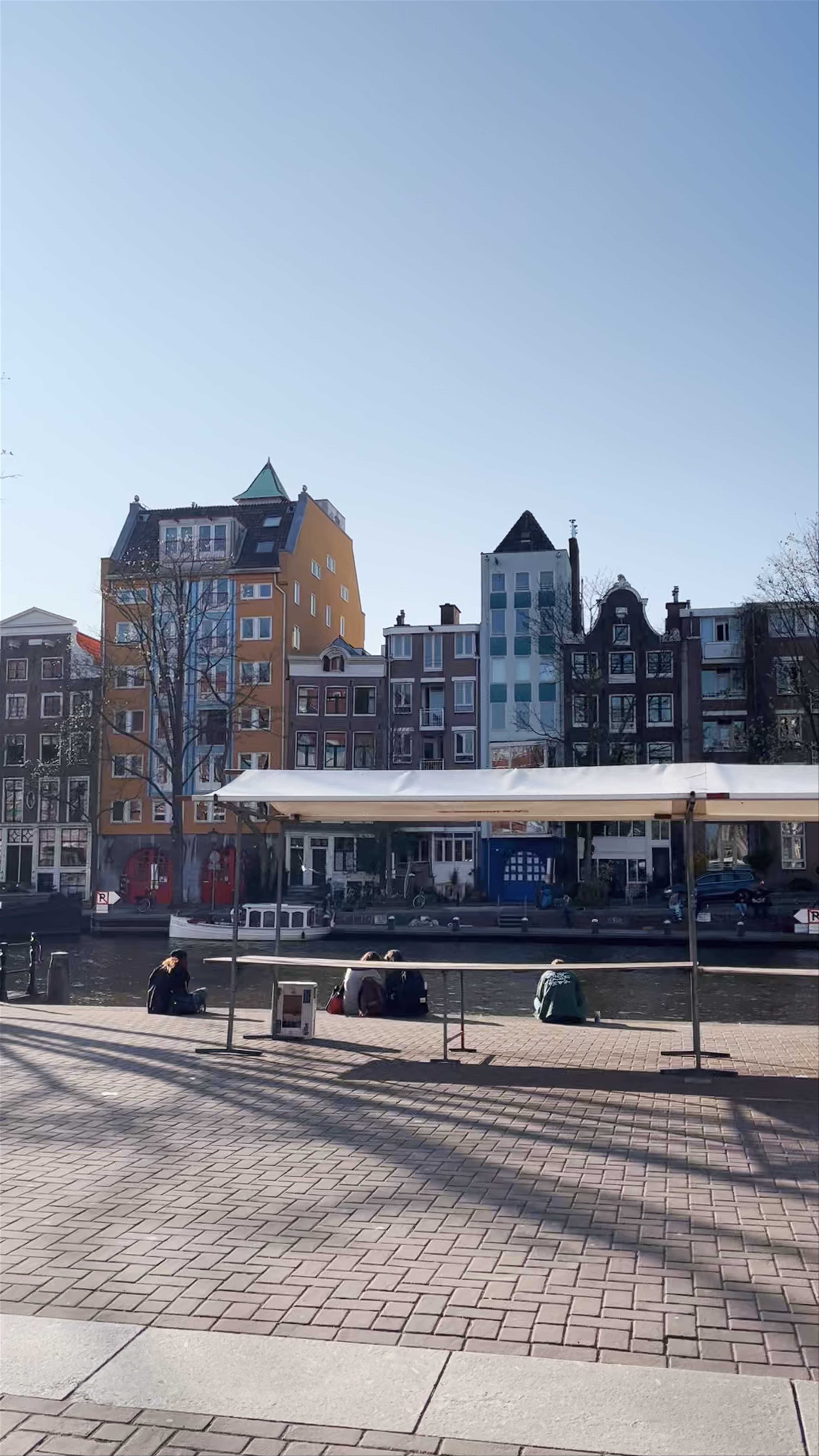 Waterloopleinmarkt: Amsterdam's Vibrant Open-Air Market Experience
