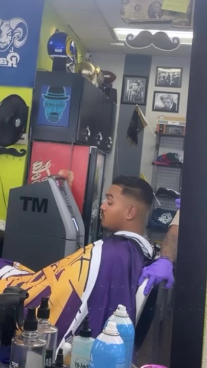 Modern Twist Barber Shop - Haircut by "Vibes" - Barbers Near Me - Hawthorne, California