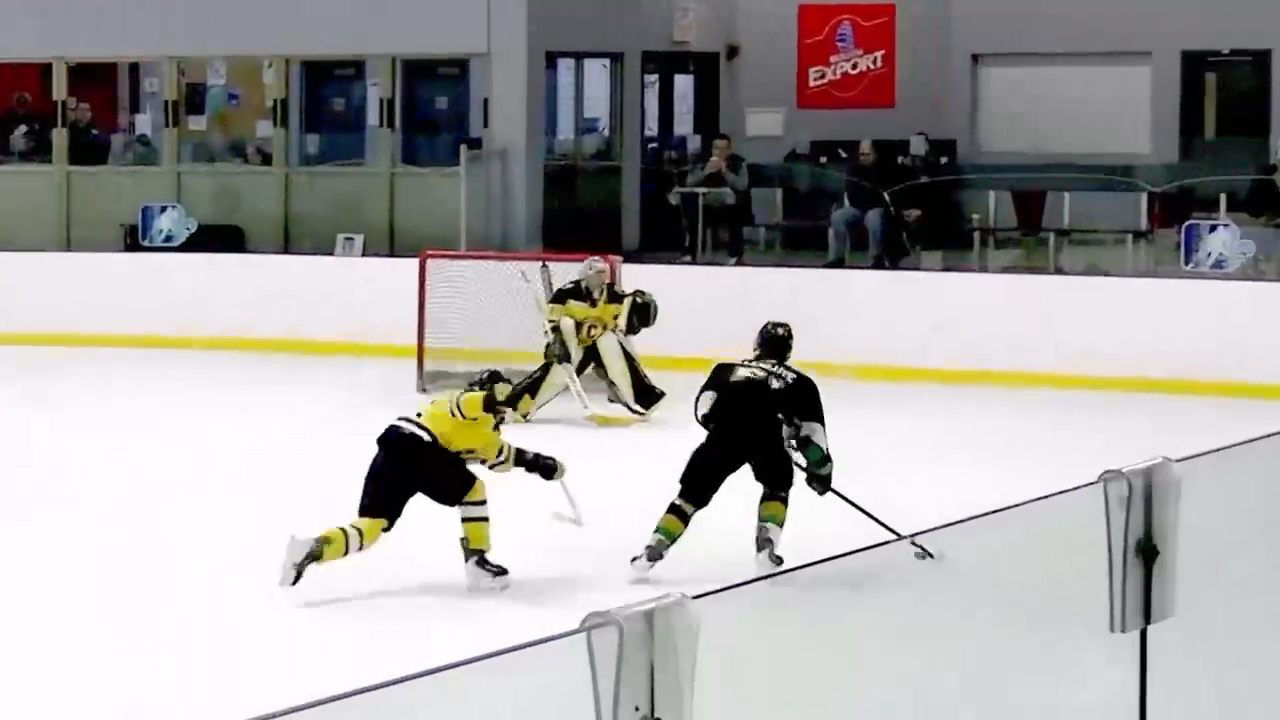 Thomas Villeneuve's Lightning Fast Short Side Goal | Outaouais Intrépide