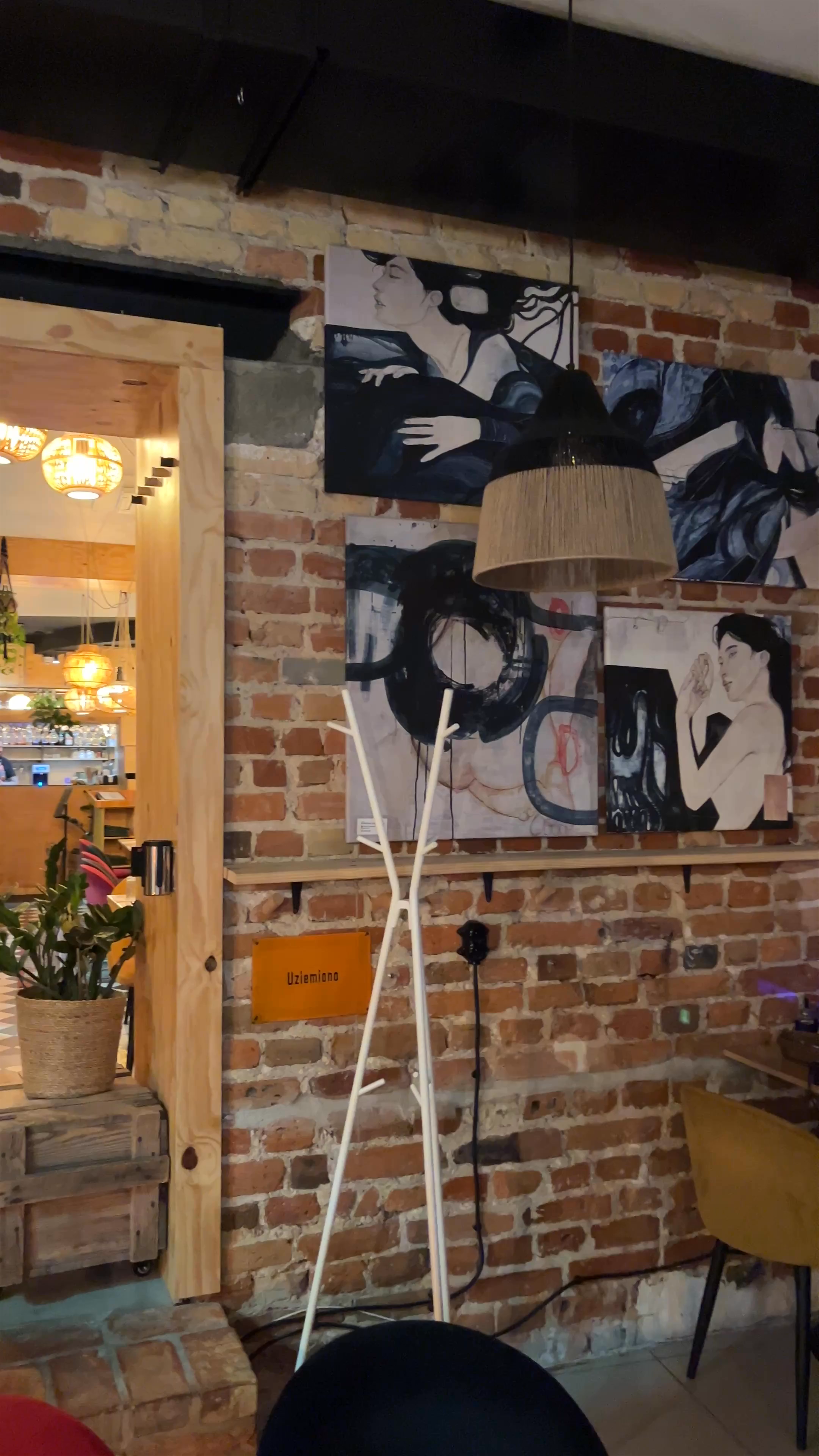Pomelo Bistro