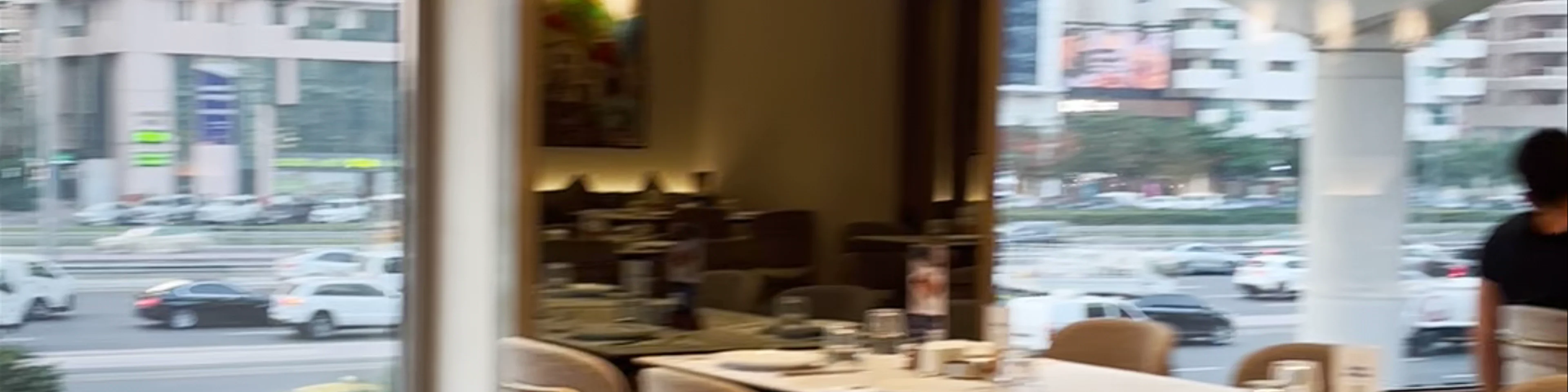 Al Safadi Restaurant Sheikh Zayed Road - Sheikh Zayed Road - Dubai - United Arab Emirates