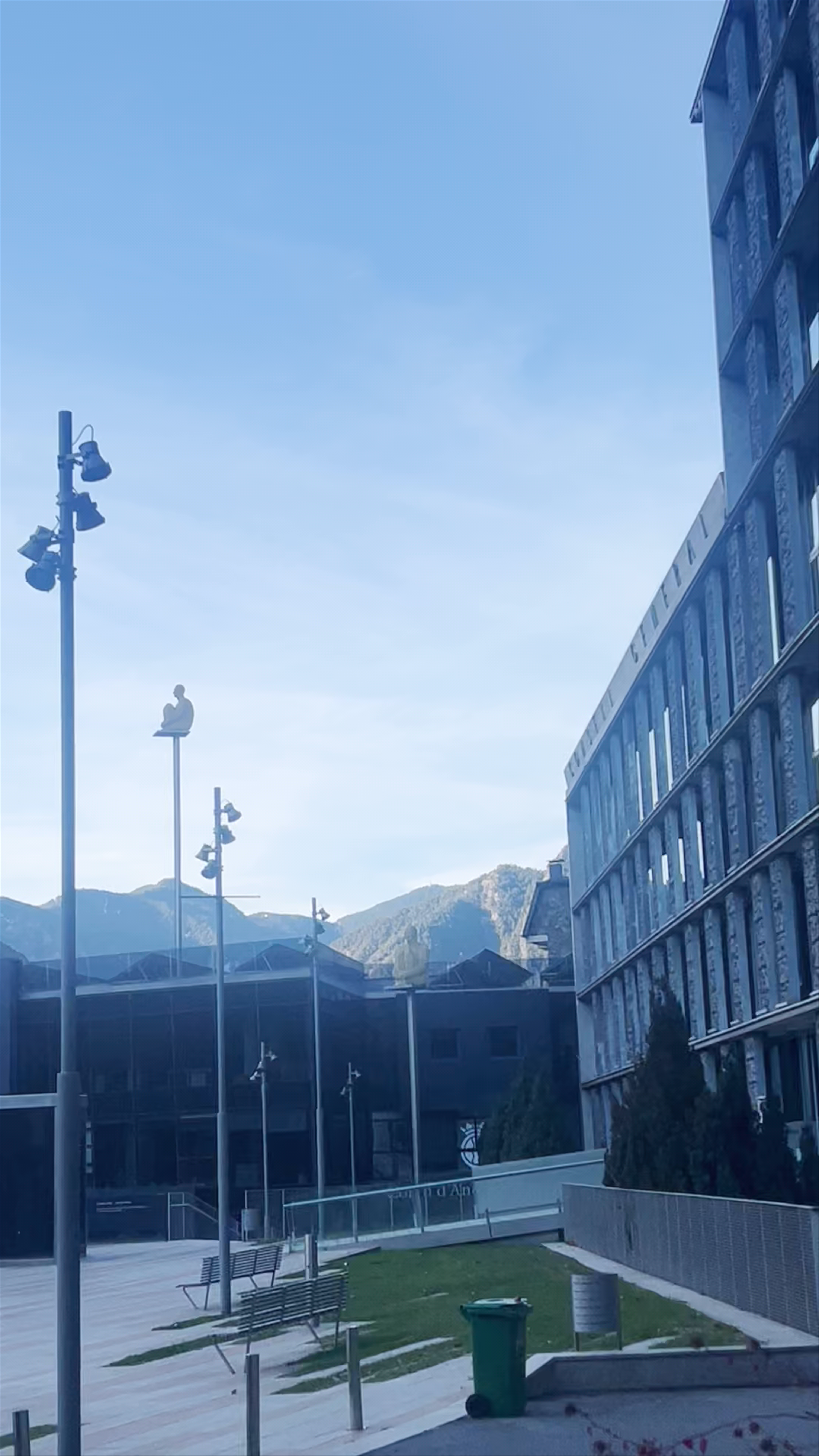 7 sculptures by Jaume Plensa