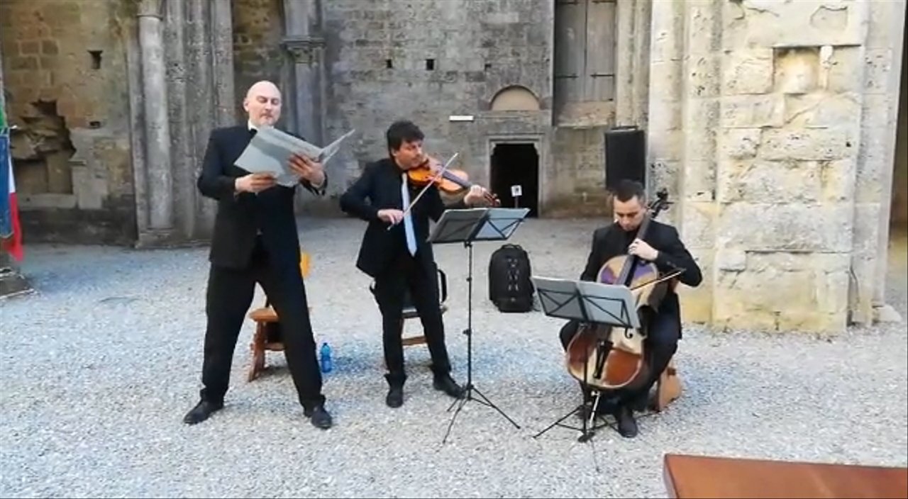The Florence Tenors - Solo With Strings - video