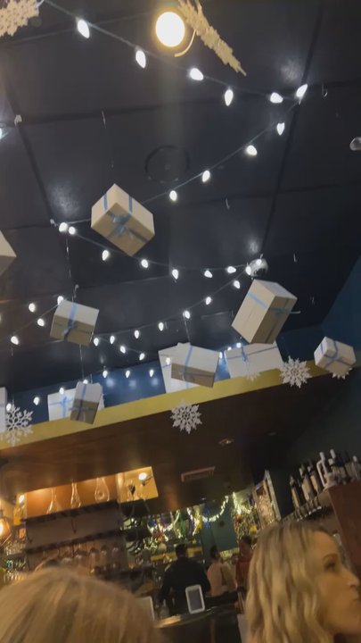 Robust Wine Bar - Adorable decor!! - Wine Bars Near Me - Webster Groves, Missouri