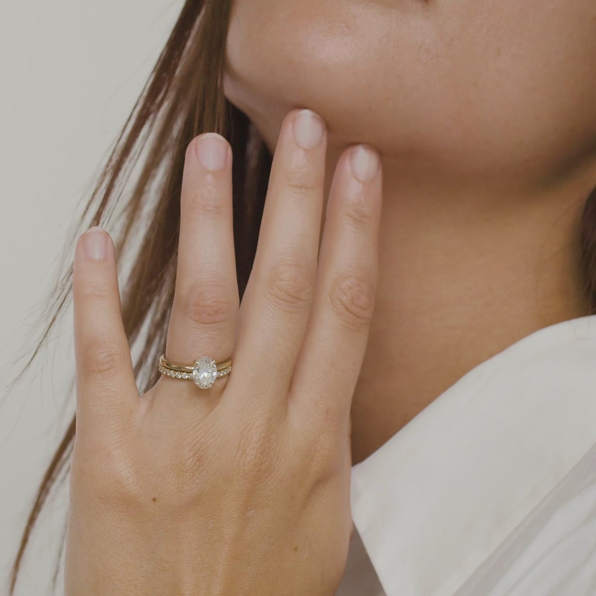 The Classic | Oval | 18k | Yellow Gold | bandAccent: Plain | bandWidth: standard | diamondOrientation: vertical | caratWeight: other