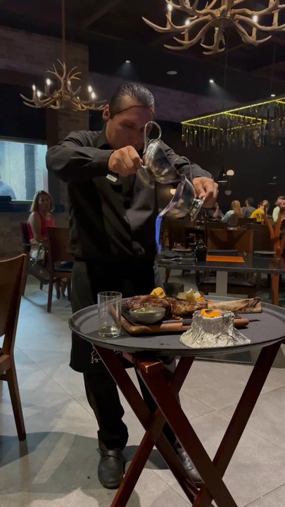 Hunter Steakhouse - Tomahawk steak - Steakhouses Near Me - Cancún, ROO