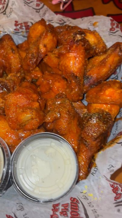 Smok'n Pig BBQ - anytime anyone ask for a good place to eat I always recommend this restaurant! Huge Salad bar and the wings are one of my favorites in town - Barbeque Near Me - Valdosta, Georgia