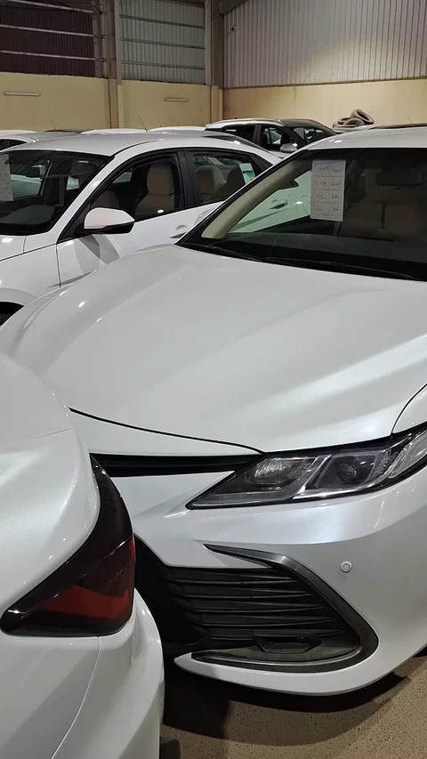 تويوتا كامري LE 2023