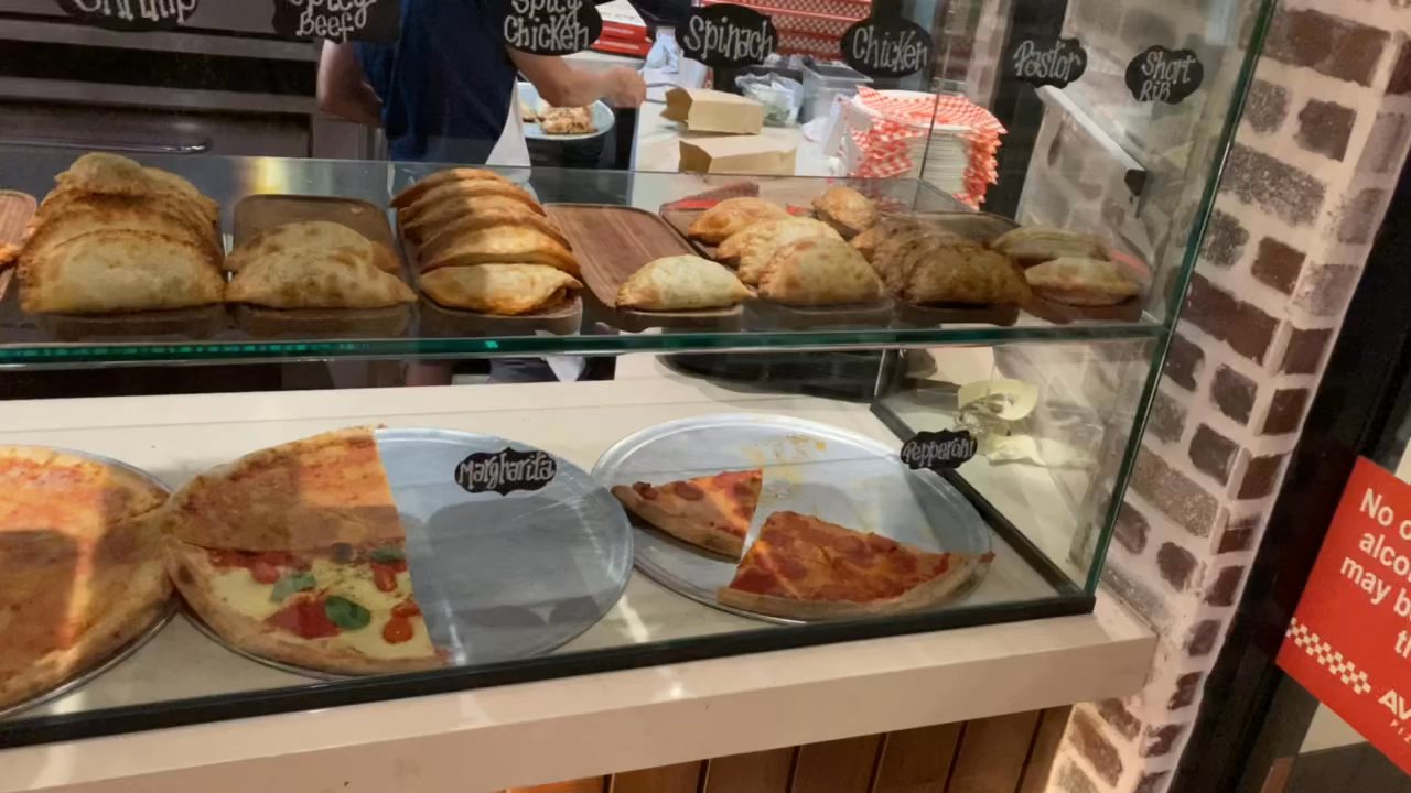 Avenue Pizzeria - Pizza Near Me - Downey, California