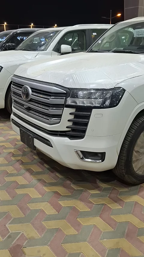 تويوتا لاندكروزر GXR4 2026