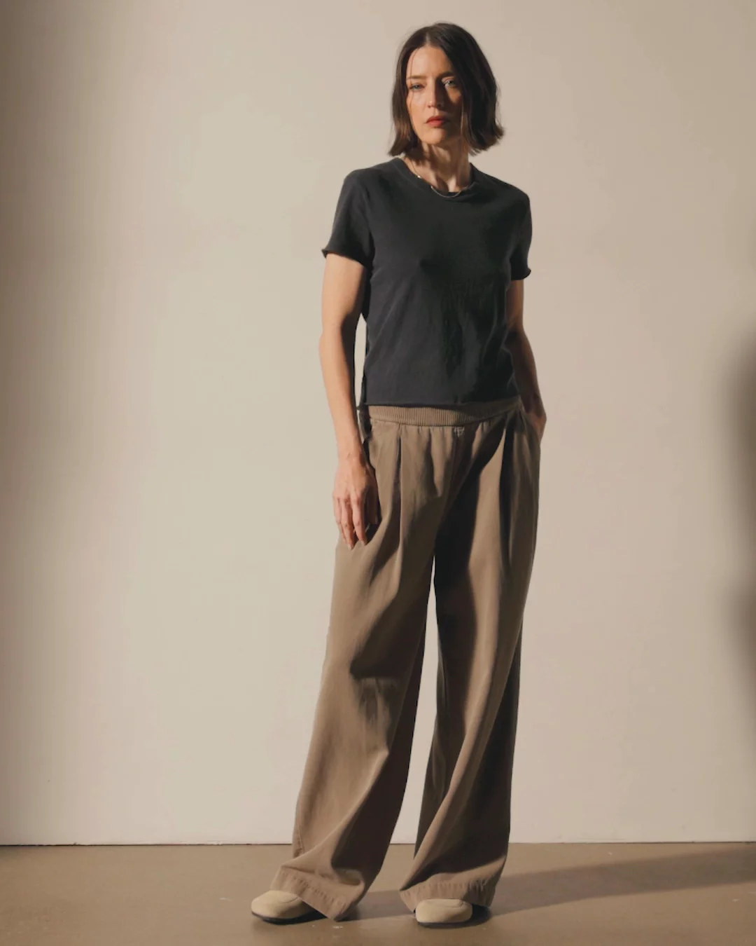 m*e様 Lu. Sheer Skinny Tee Slub Jersey Shrunken Tee - Black | James Perse Los Angeles