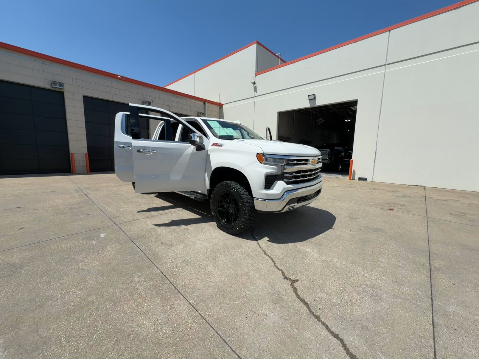 Lifted Trucks - #TX10510 - 2025 Chevrolet Silverado 1500 LTZ Crew Cab