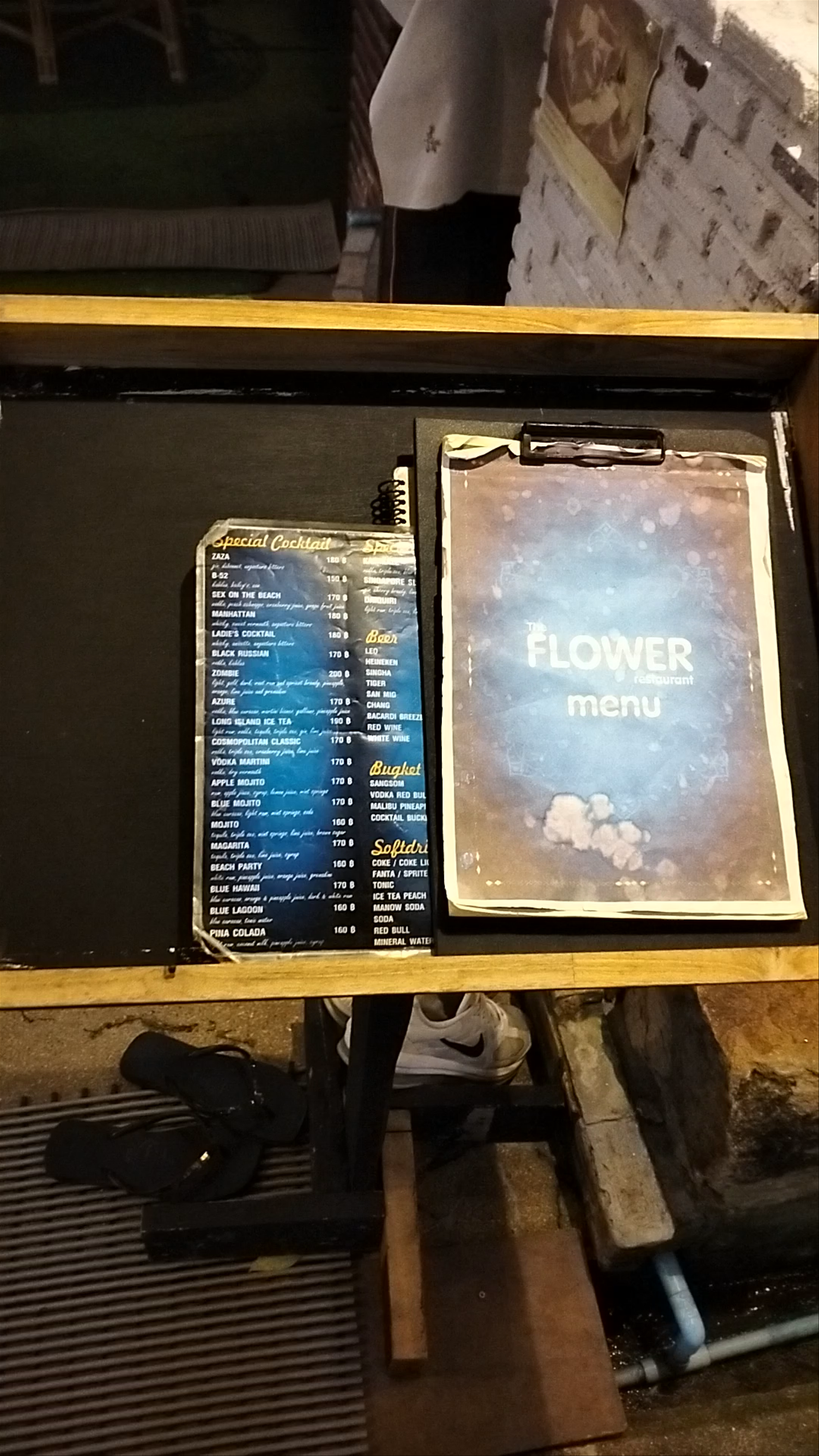 The Flower Resort & Restaurant: Cozy Nightlife on Ko Tao, Thailand