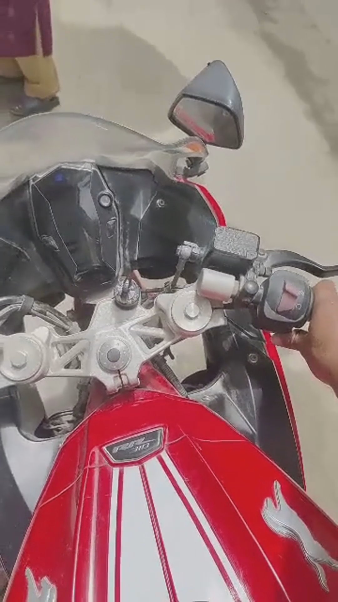 Walk-around video thumbnail