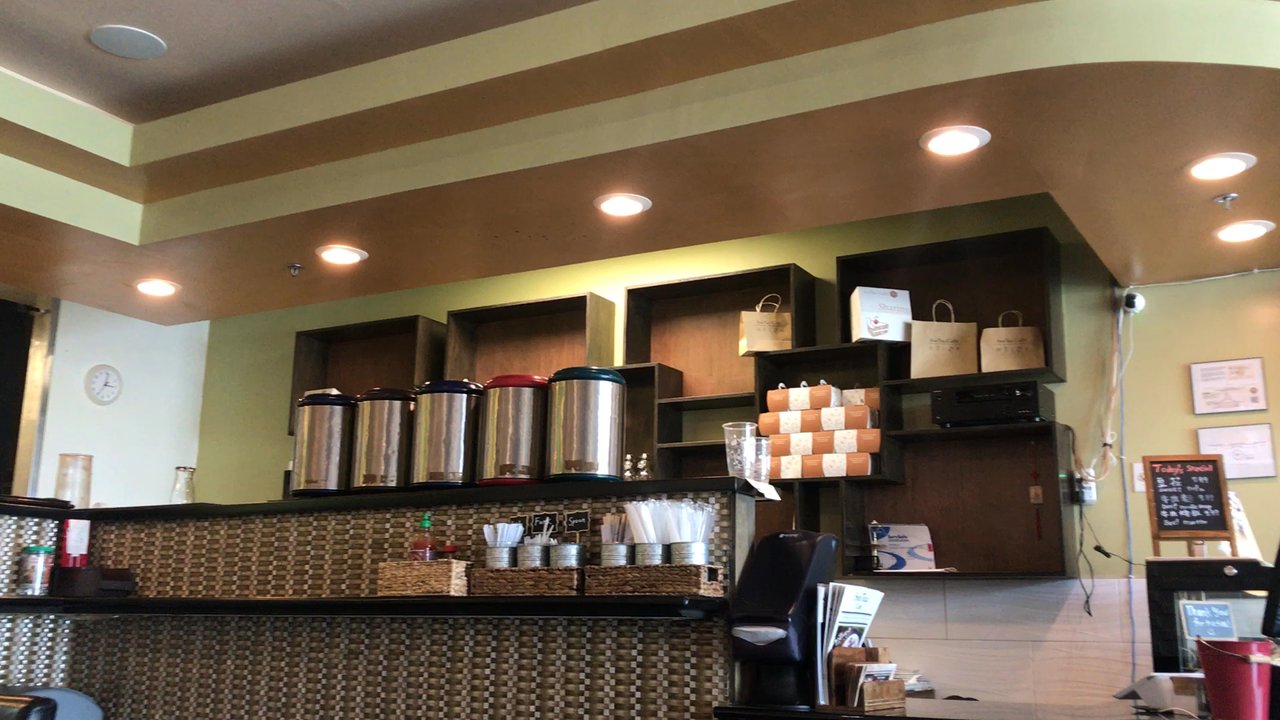 Sno Tea Caffè UCF - Inside the tea place - Coffee & Tea Near Me - Orlando, Florida