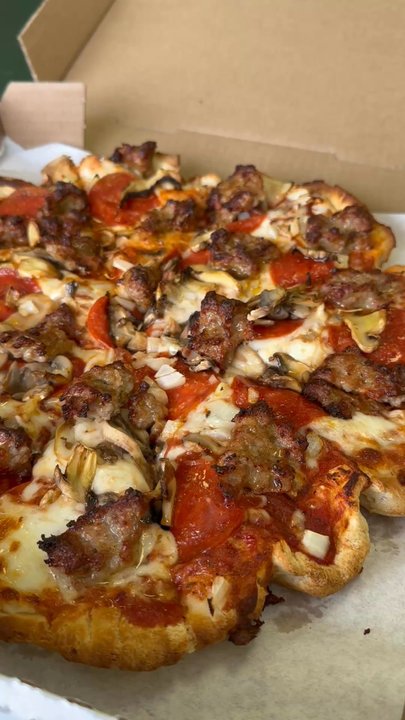 Casamel's Pizza - Deluxe medium pizza. - Pizza Near Me - Parma, Ohio