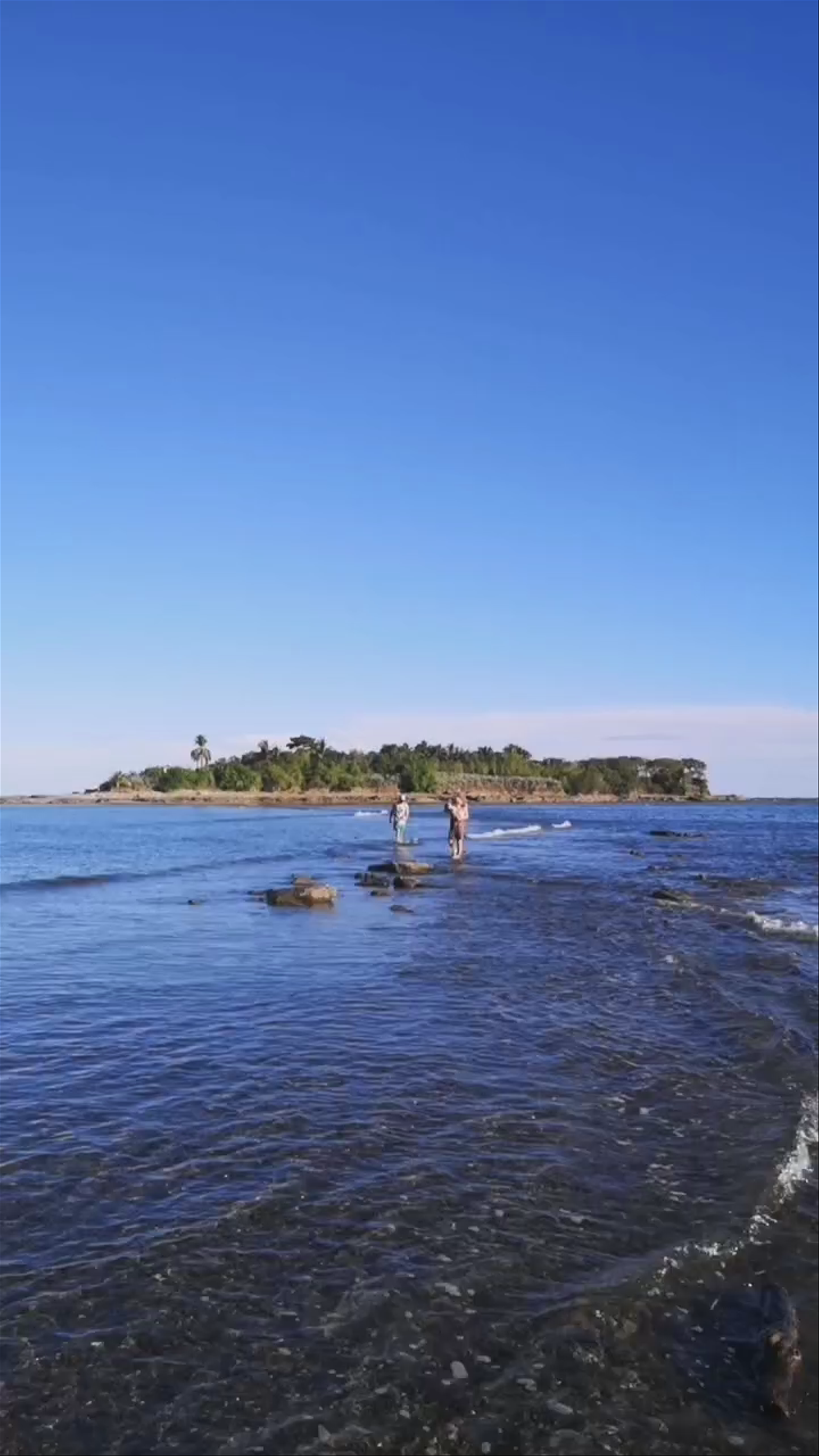 Isla Cementerio: Coastal Serenity in Santa Fe, Costa Rica