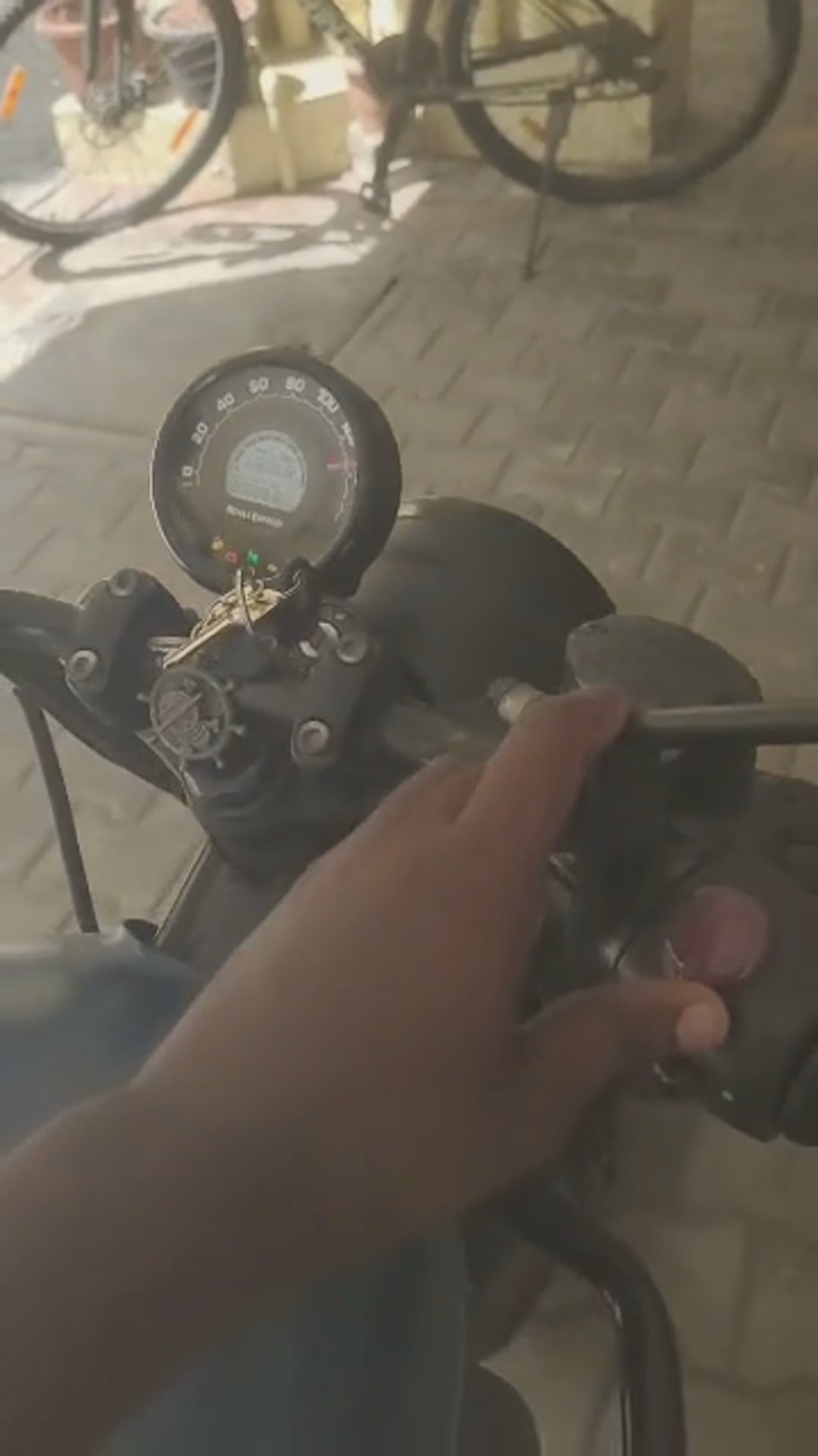 Walk-around video thumbnail