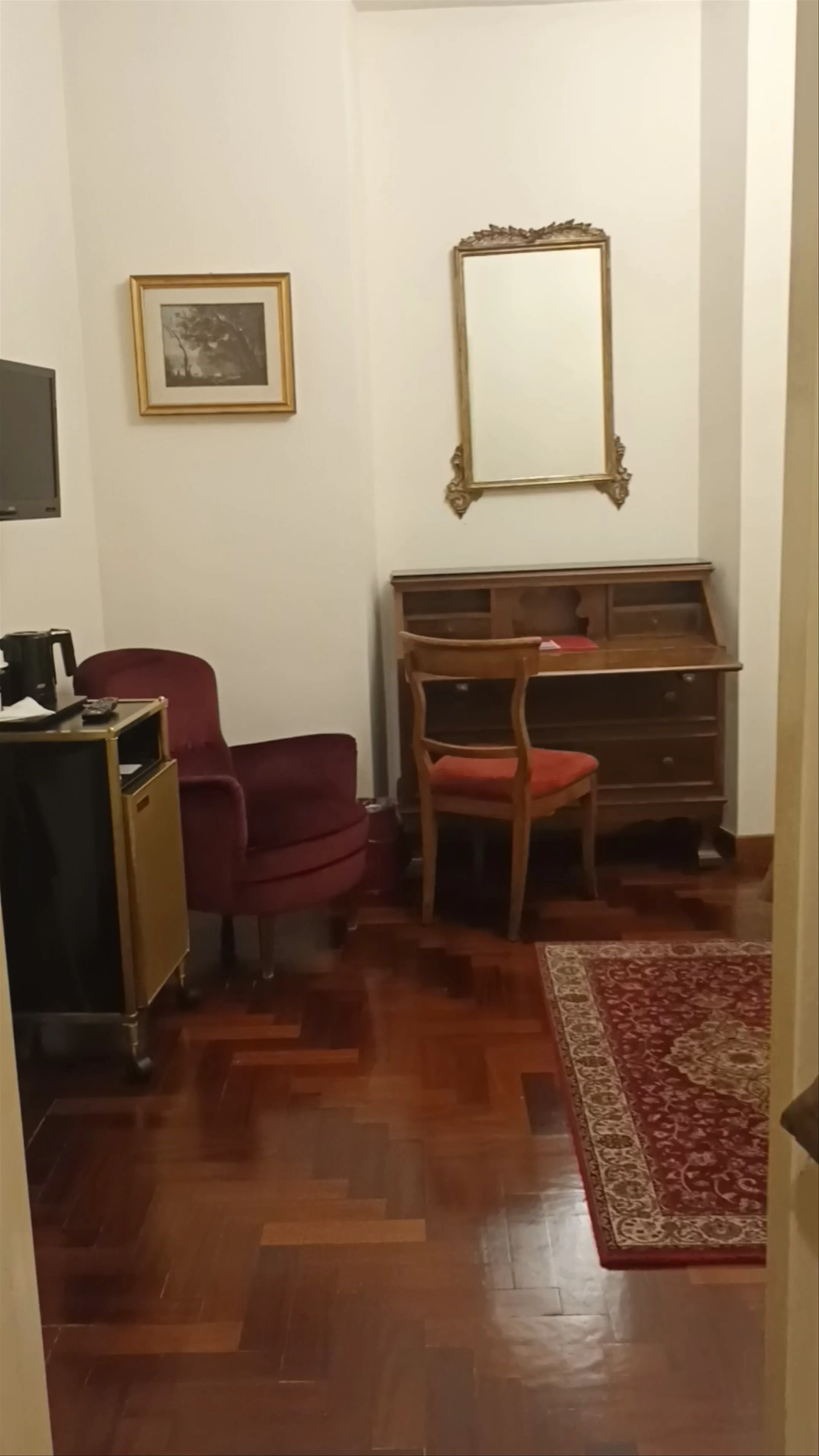 Hotel Forum, Via Tor de' Conti