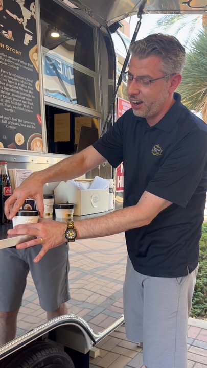 Perfect Pint - Raspberry Pistachio! Yummmmmm! - Ice Cream & Frozen Yogurt Near Me - Palm Desert, California