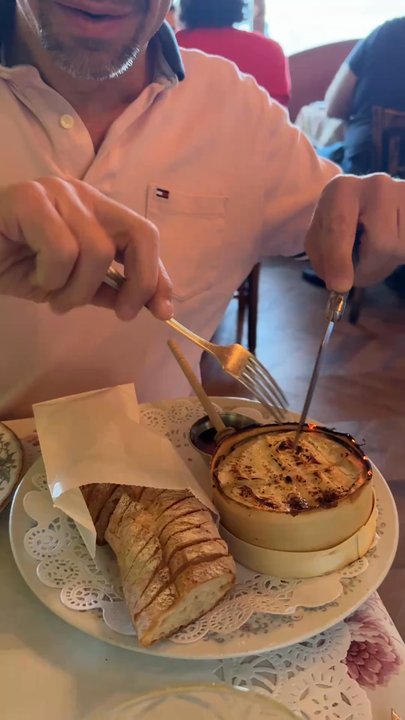 La Fresa Francesa - Baked Vecherin - Wine Bars Near Me - Hialeah, Florida
