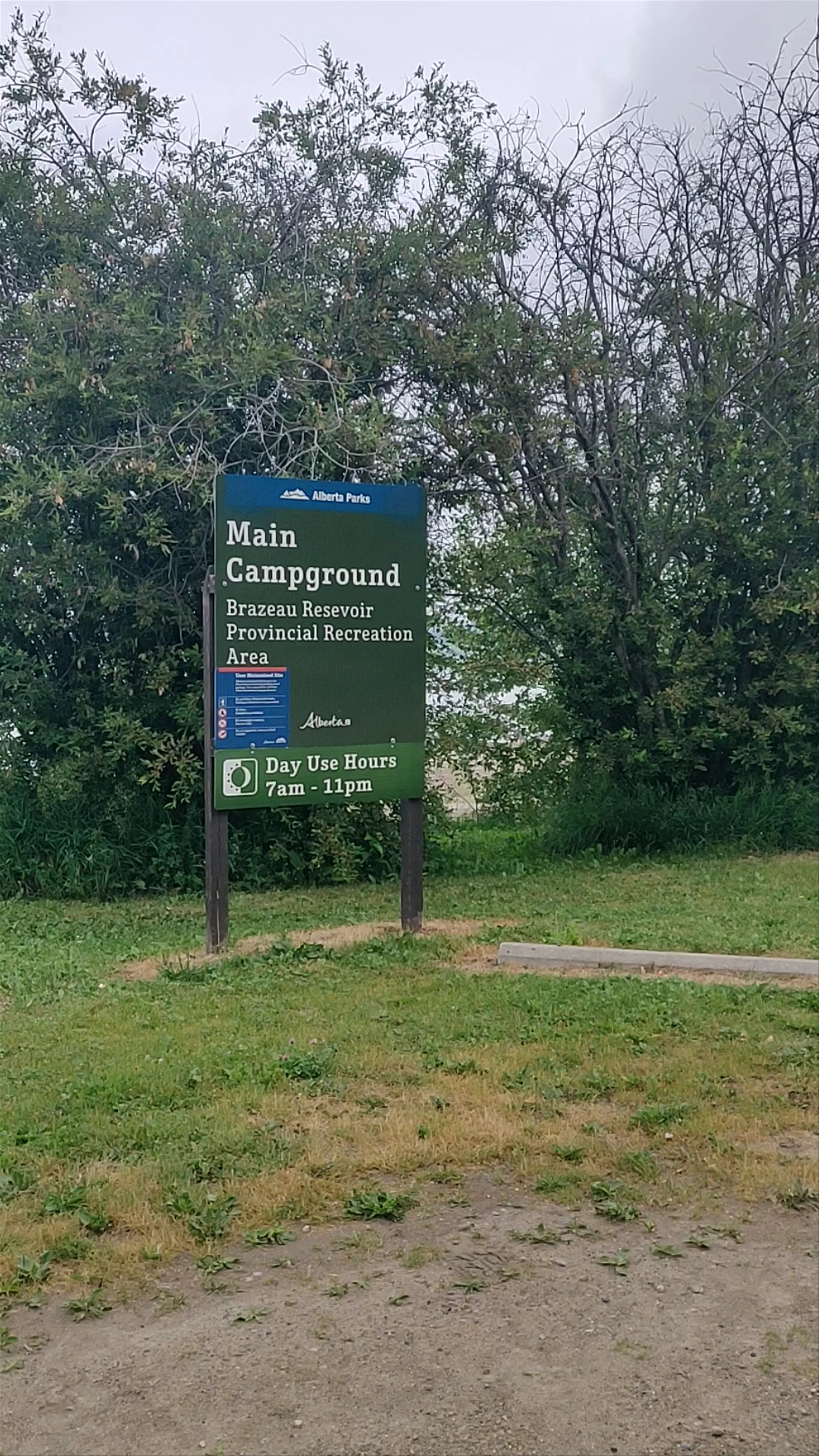 Brazeau Reservoir Provincial Recreation Area - Main Group Campground