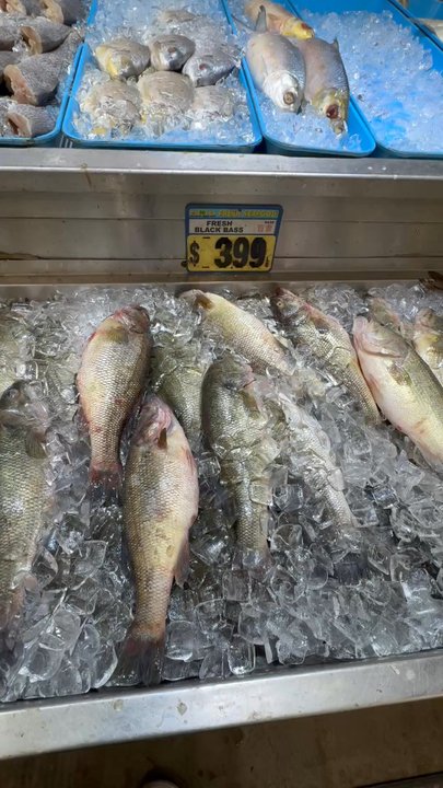 88 Manor Market - The two staff that ignored me and assisted people behind me. - Grocery Near Me - San Leandro, California