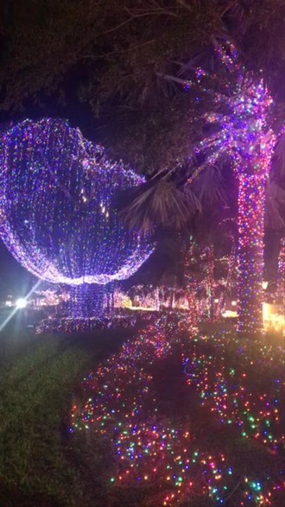 JENSEN BEACH MANSION CHRISTMAS LIGHTS - Updated January 2025 - 36