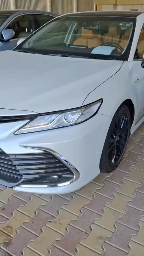 تويوتا كامري grande hybrid 2023