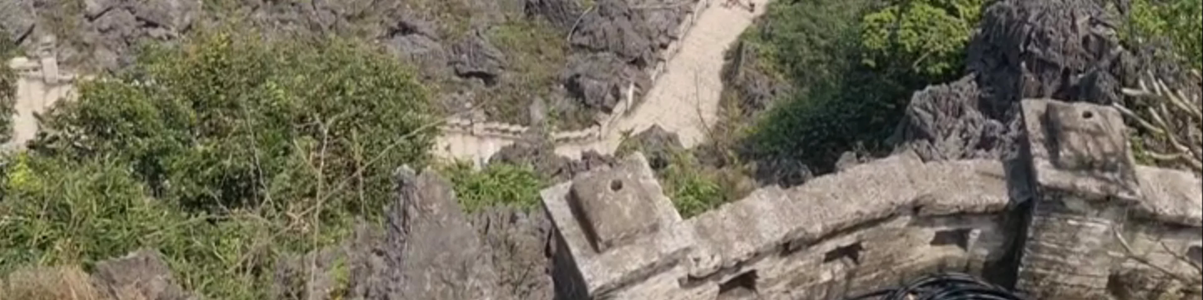 Viewpoint Đầm sen Hang múa