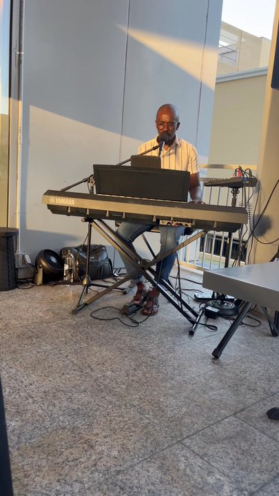 Veranda Cafe - Live performer on Sundays. - Cafes Near Me - Orlando, Florida