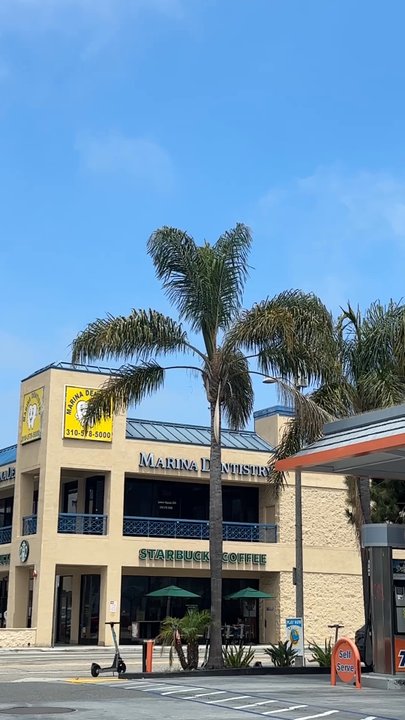 76 - Surroundings! - Gas Stations Near Me - Marina del Rey, California