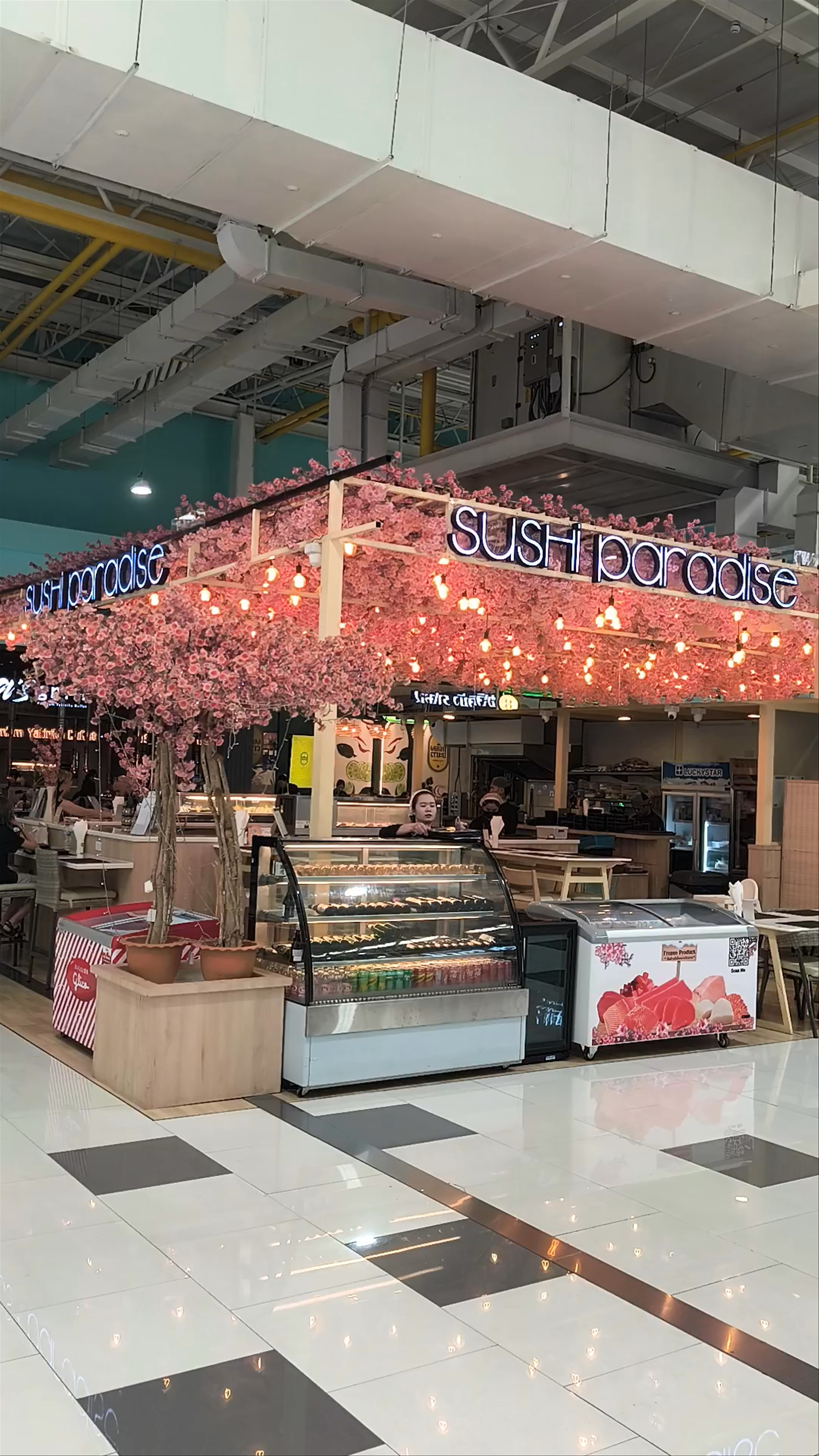 Robinson Lifestyle Thalang: Trendy Indoor Food Market in Phuket