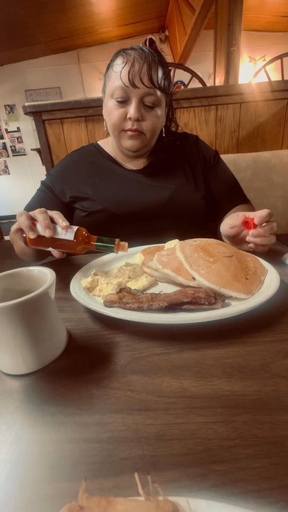 Bridgehead Cafe - OD on hot sauce - Breakfast & Brunch Near Me - Antioch, California