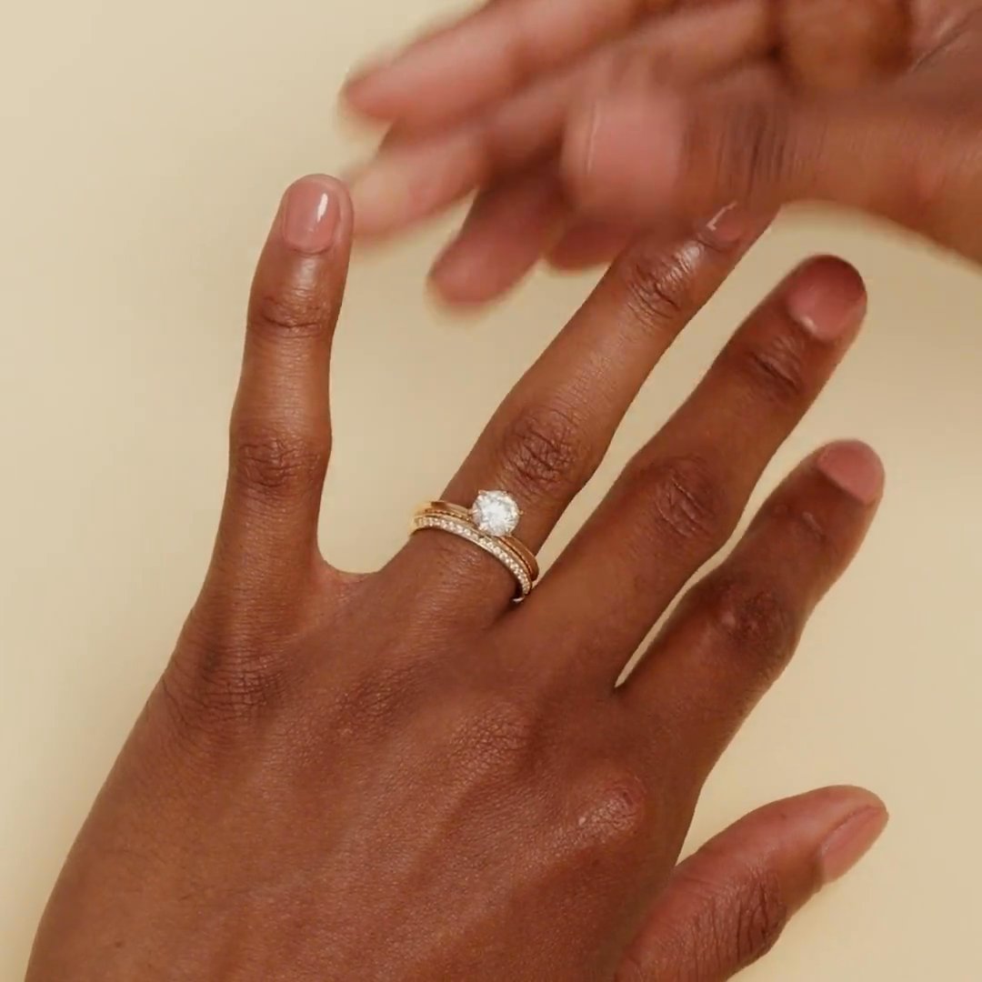 The Knife-Edge Band | Round Brilliant | 14k | Rose Gold | bandAccent: Pavé