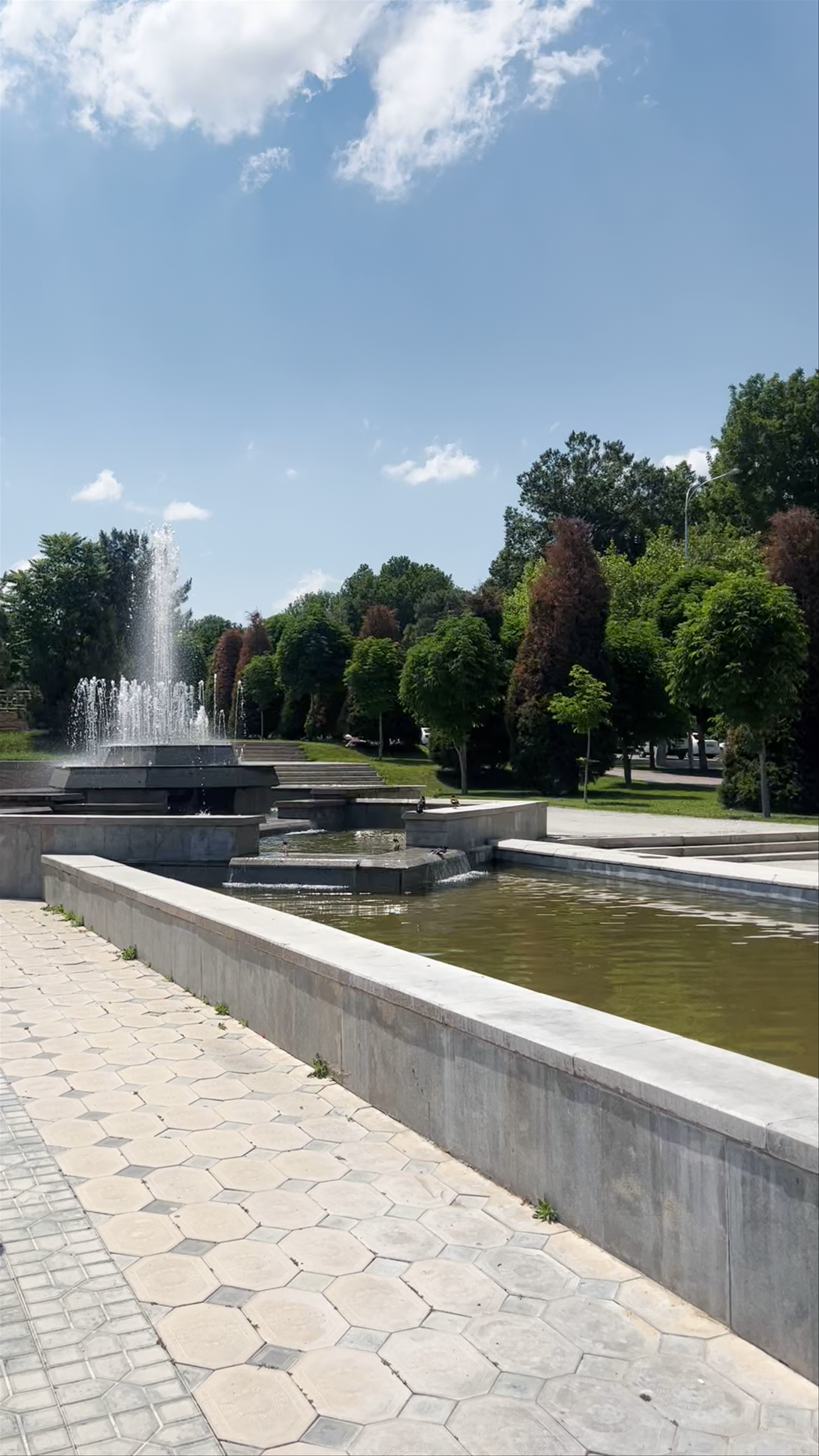 Cascade of fountains