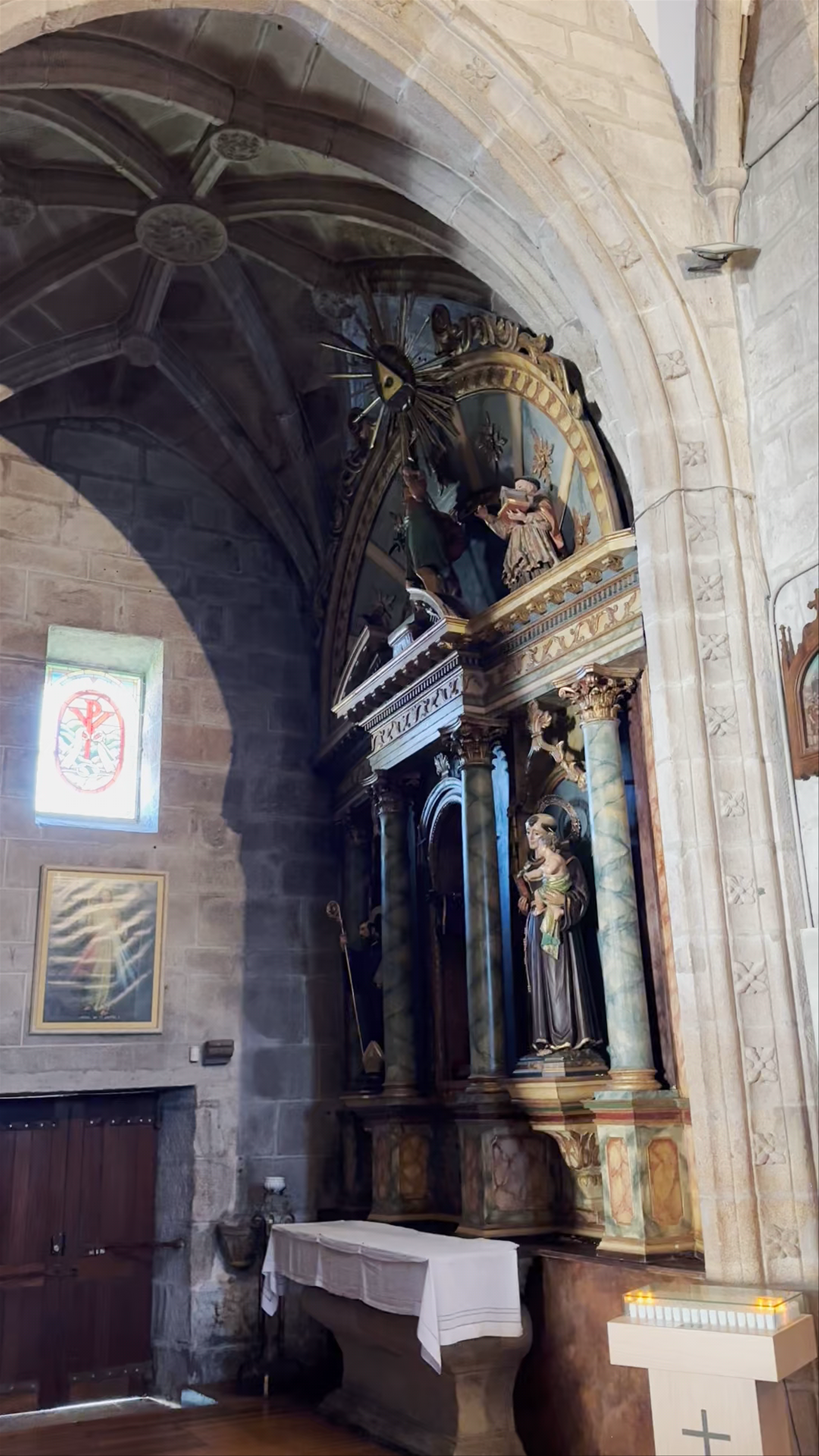 Iglesia de Santiago de Redondela: Timeless Sanctuary in Galicia, Spain
