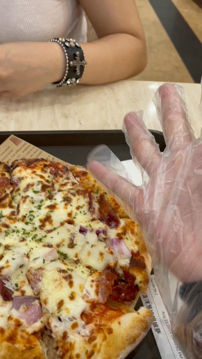 D T Restaurant - It was right out of the oven and they make their pizzas fresh to order. Loved the combo of bacon and onion. - Pizza Near Me - Flushing, New York