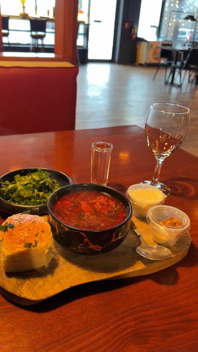Kitchen House Cafe - Borch small 9$ very good - Georgian Near Me - Wheeling, Illinois
