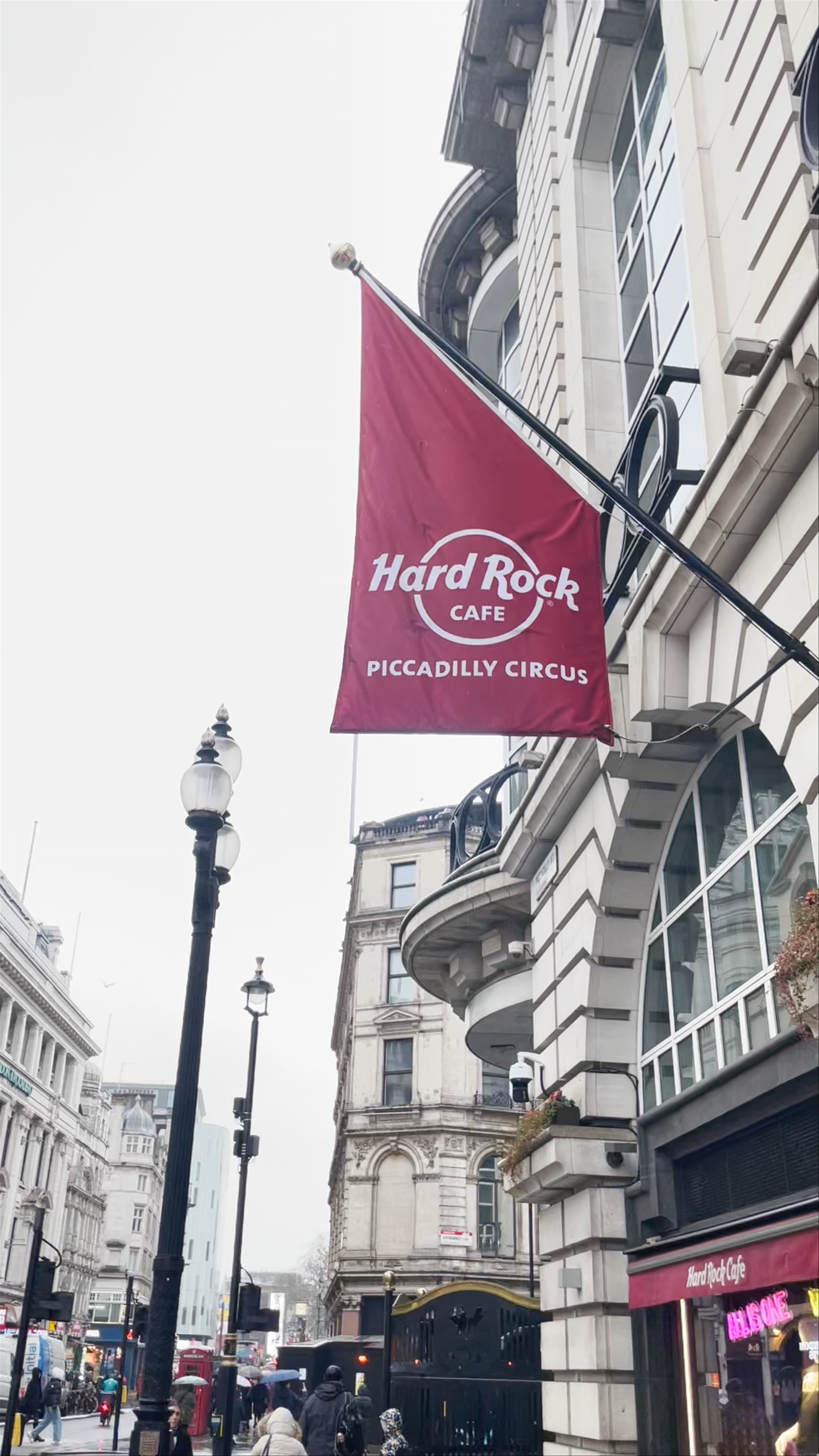 Hard Rock Cafe Piccadilly: Iconic London Rock Experience