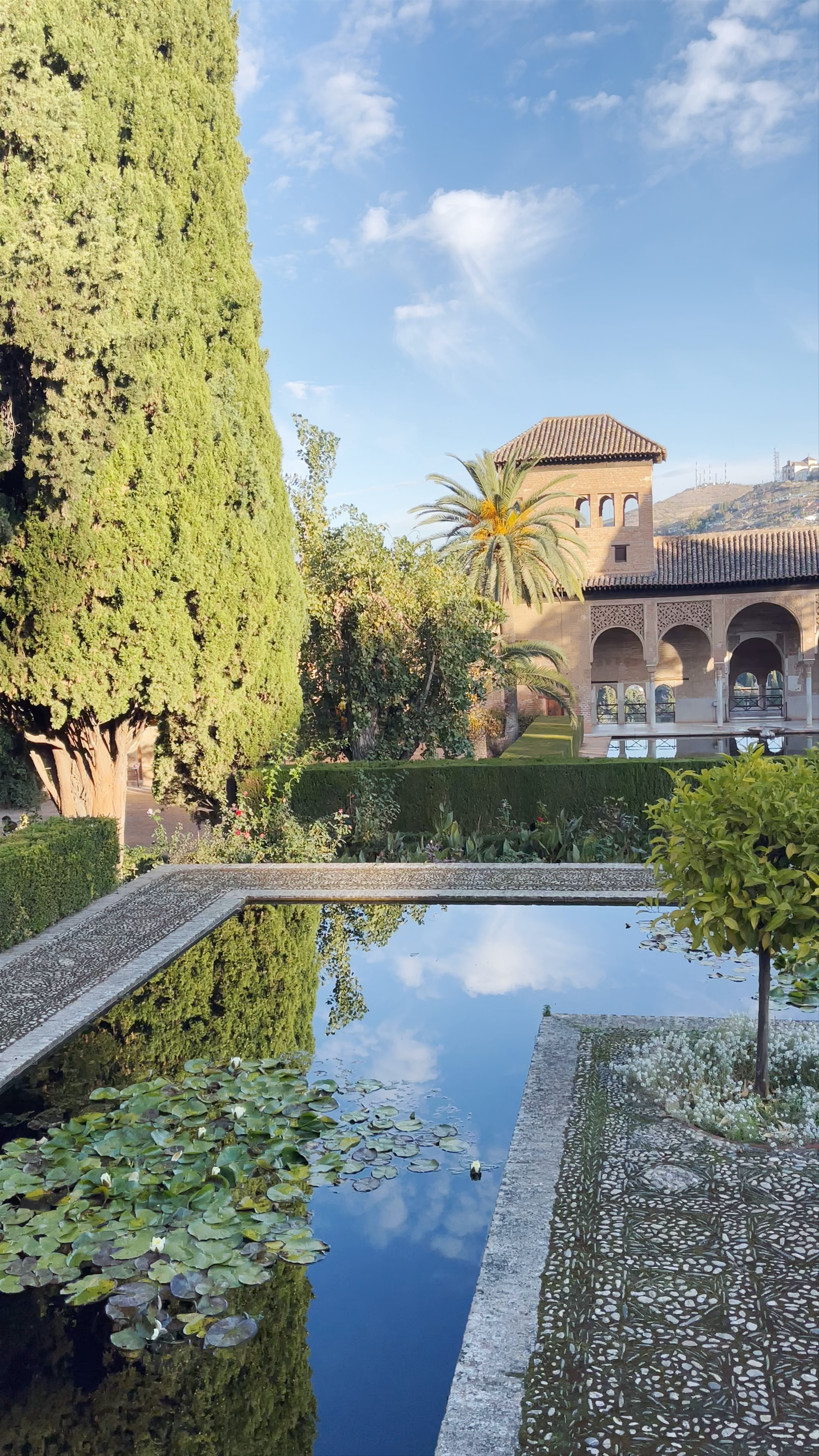 Jardines del Generalife: Tranquil Oasis in Granada, Spain