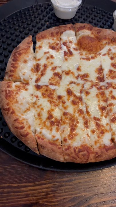 Gold Dust Pizza - Cheese bread - Pizza Near Me - Ripon, California