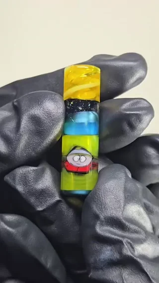 Preview pic of Eric Cartman Glass Tip