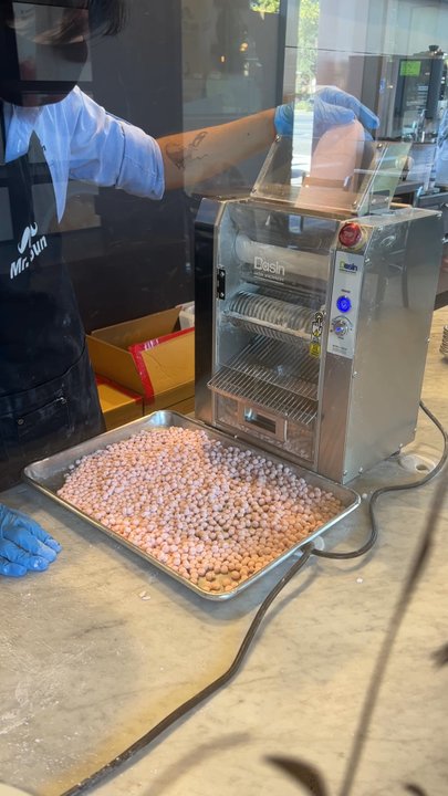 Mr Sun Tea - Fresh strawberry Boba in the making - Bubble Tea Near Me - Mountain View, California