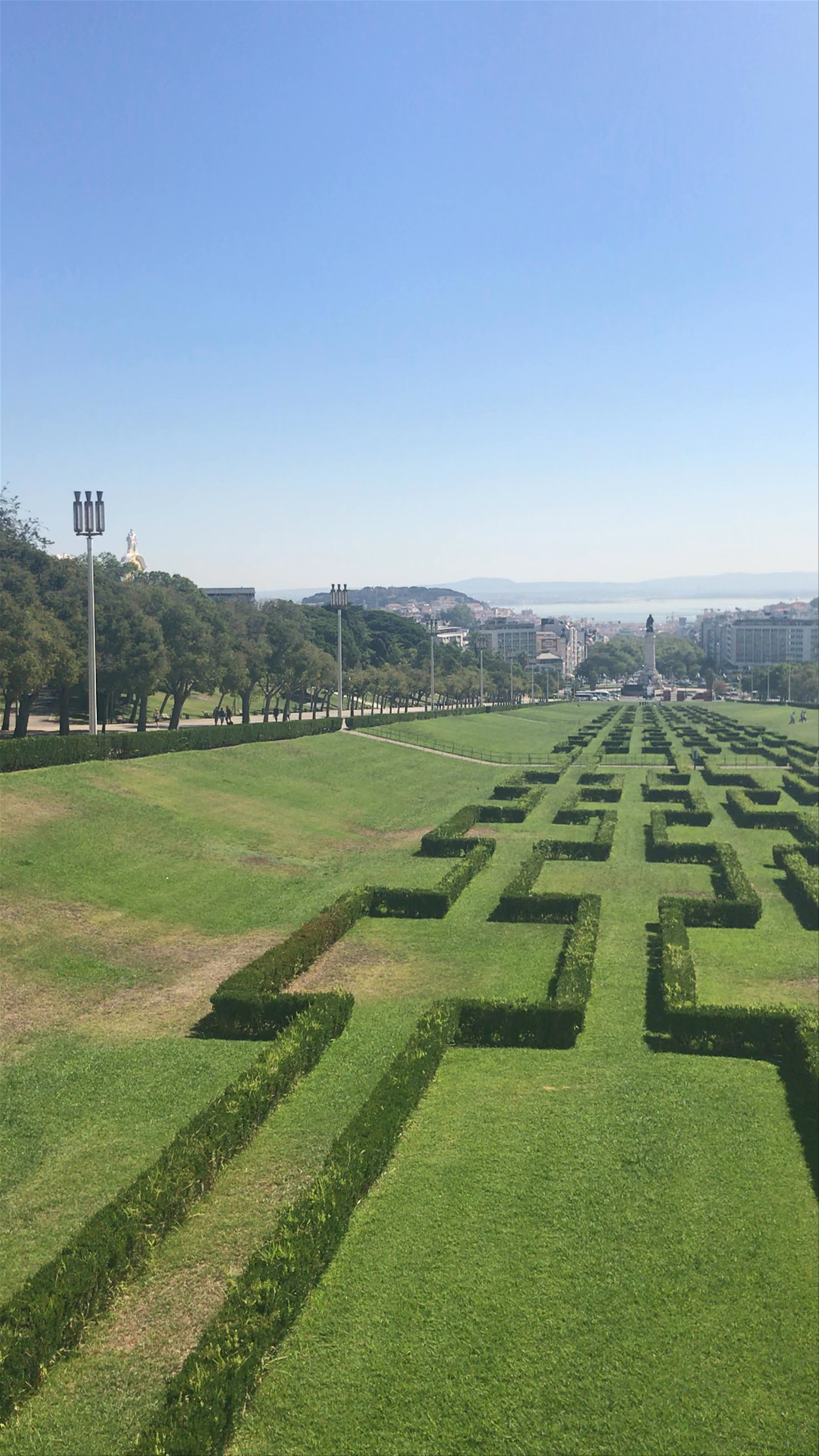 Eduardo VII Park: Iconic Green Maze Experience in Lisbon